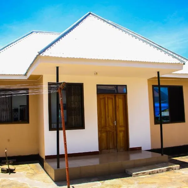 The Connected Living Lodge with AC ,Wi-Fi and Netflix, hotel v destinaci Tanga