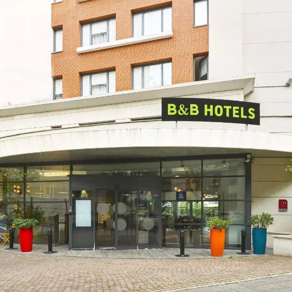 B&B HOTEL Rueil-Malmaison Gare, hotel v destinaci Rueil-Malmaison