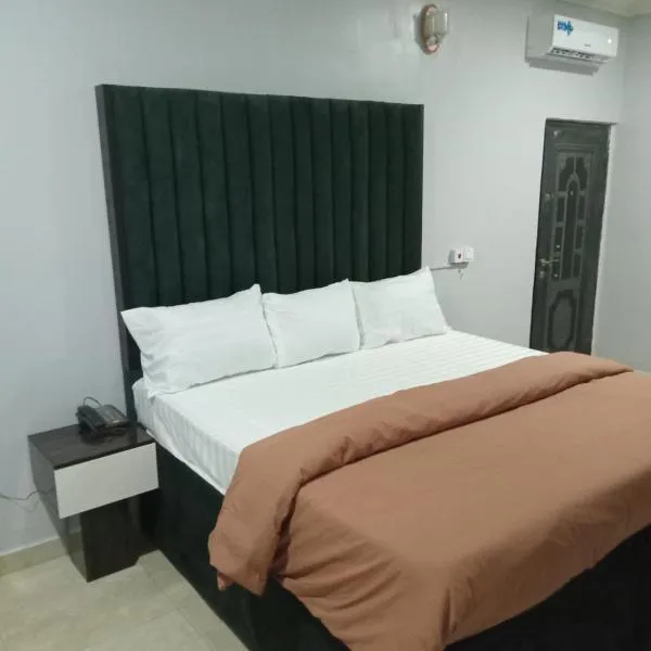 OD-V!CK'S CLASSIC, Wuse 2 extension, upscale Jahi district WiFi,24hr power,security, dstv, hotel di Abuja