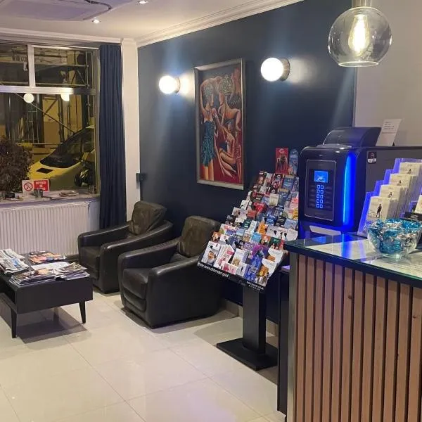 Mary's Hotel République