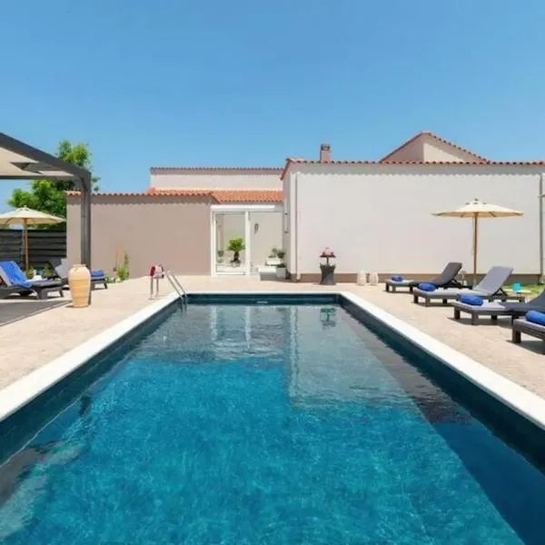 Villa Sophia, hotel em Soroni