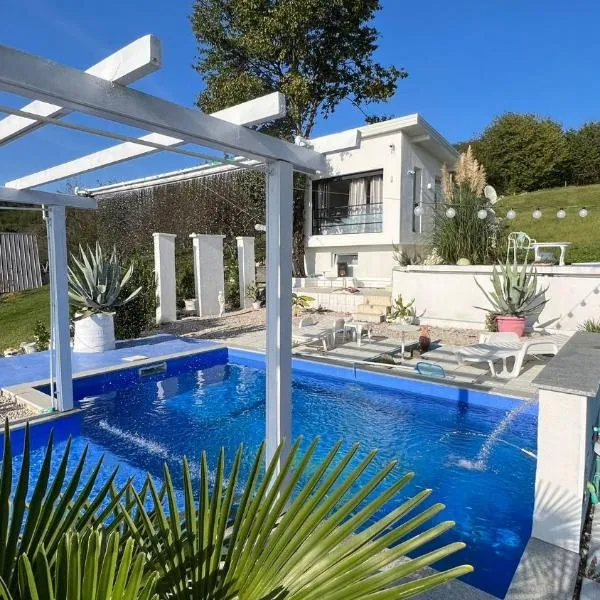 Calm House Villa, hotel in Prijedor