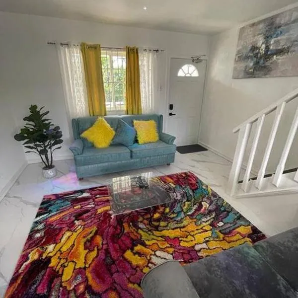 Real Luxe Getaway-Club Caribbean, hotel in Salem