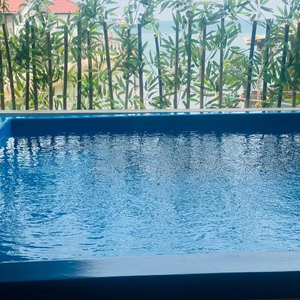 บ้านพักการ์ฟิลด์ซีวิว&พูล เกาะล้าน, hotel v destinaci Ko Larn