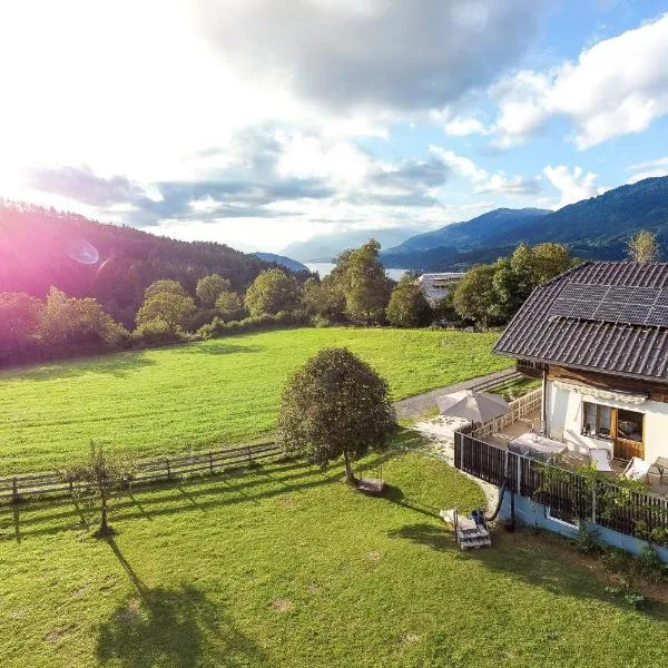 mirnockAHOI Ferienhaus Millstätter See Ruhe und Panorama, hotel a Ferndorf