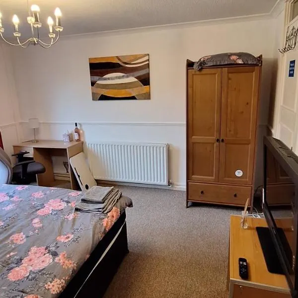 Spacious and Serene Stay near Milton Keynes centre, hotel in Willen