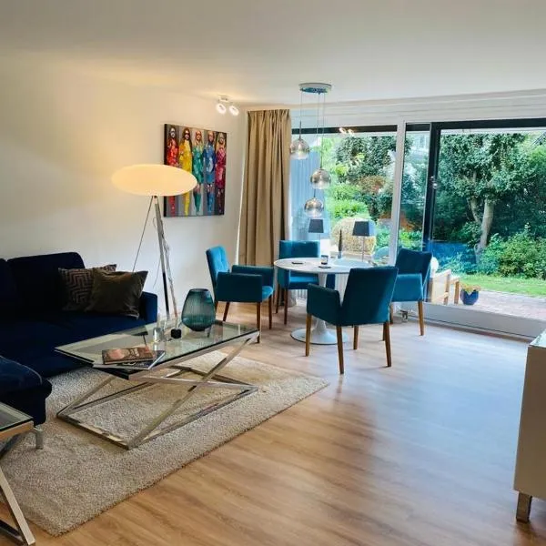 Luxus Ferienwohnung in Scharbeutz mit Garten, hotel v destinaci Scharbeutz