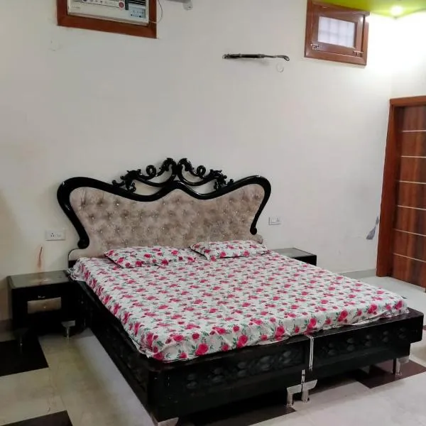 Vishal's homestay โรงแรมในRāja Sānsi