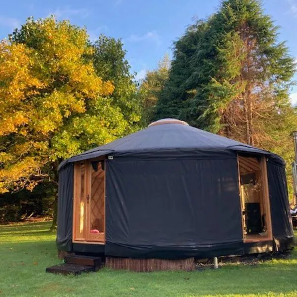 Aughavannagh Yurt Glamping โรงแรมในออคริม