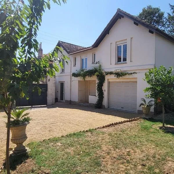 Villa les Tilleuls - Arènes de Béziers, hotel a Béziers