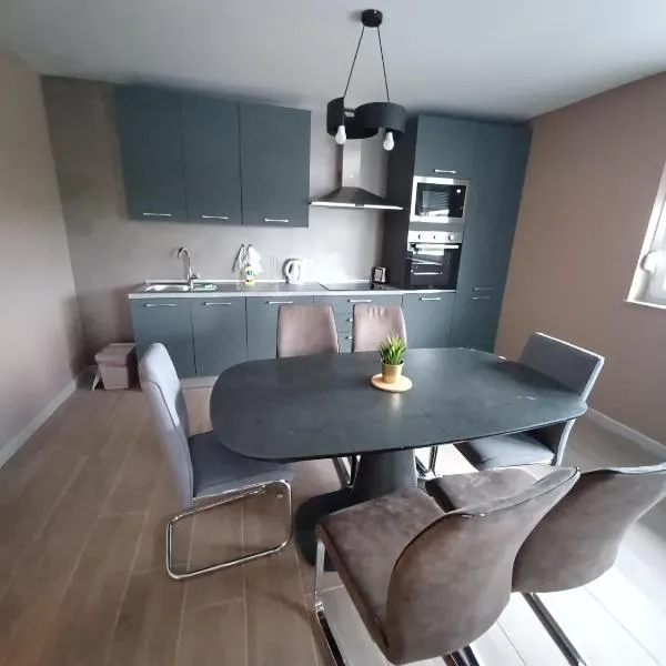 Apartman Noel, hotel v destinácii Izimje
