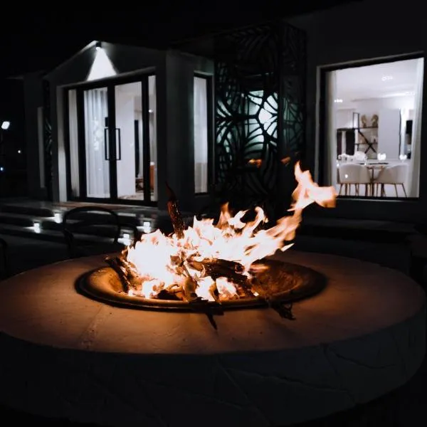 Hatta Valley Villa with Private Pool Farmstay Activities Mountain Views, hotel in Hatta