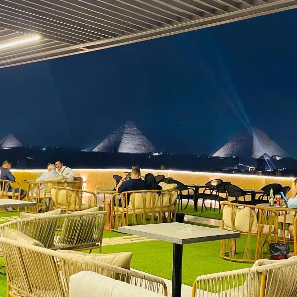 Golden mask pyramids inn, hotel in Cairo