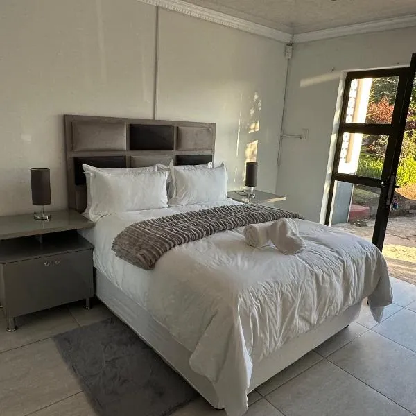 5 on Crossways Guesthouse, hotel v destinaci East London