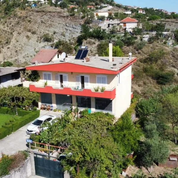GuestHouseMantho, hotel in Gjirokastër