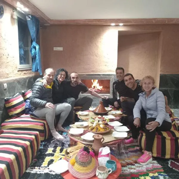 Gite akswal amssakrou, hotel v destinaci Ikis