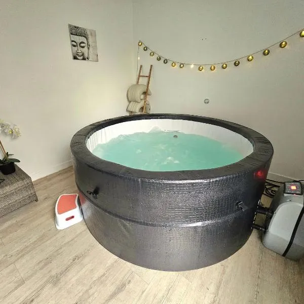 Le pont T3 étoilé avec jacuzzi, hotel em Saint-Méloir-des-Ondes