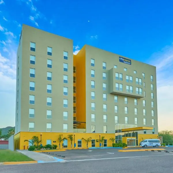 City Express by Marriott Guaymas, hotel en El Pilar