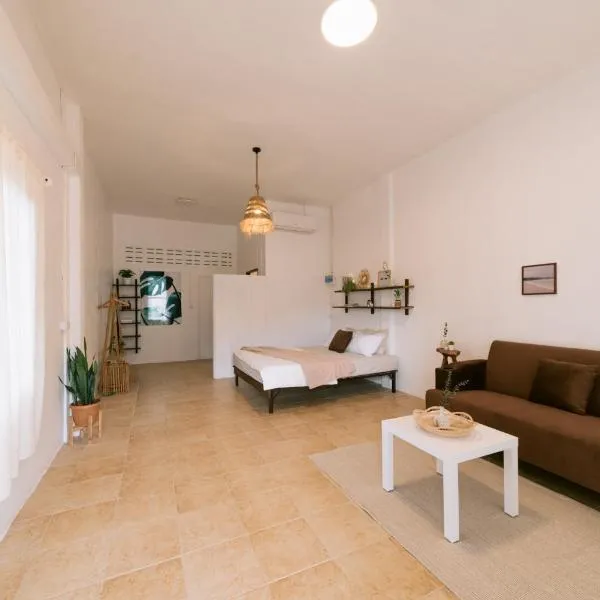 Homely Home Khao lak, ξενοδοχείο στο Καο Λακ