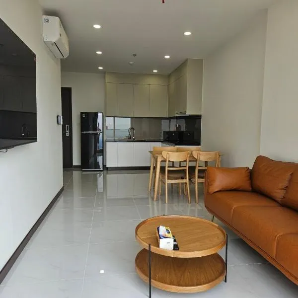 C Sky View: 2 BR Apartment Free GYM & POOL, hotel in Thu Dau Mot