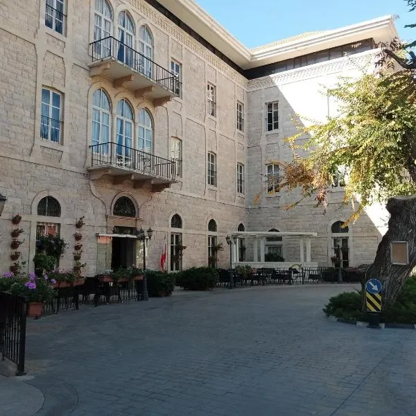 Grand Kadri Hotel - History Marked by Cristal Lebanon, hotel v destinaci Zahlé