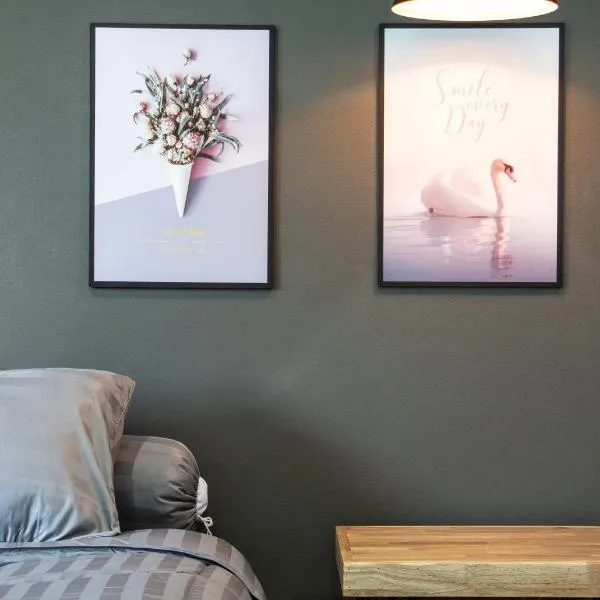 ๋์ฐจ๋ถ๋ฆฌ์ ์์นํ ํธํ
Is Am Are Stay Boutique