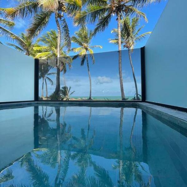 Pé na areia c/piscina privativa.