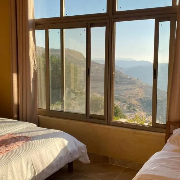 Wild Dana Eco Lodge- Hotel-Eco-Camp, hotel en At-Tafilah