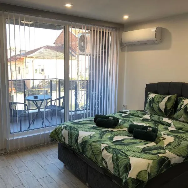 Ultra Lux Studio Free Underground Secure Parking, hotel in Pazardzhik