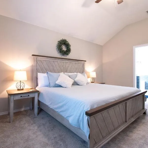 Texas Roots: King Beds and Modern Comfort, hotel v destinaci McKinney