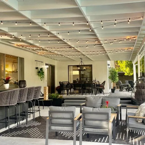Vineyards Edge - Pool, Hot Tub, Bikes- 1mi to Downtown, hotel v destinaci Healdsburg