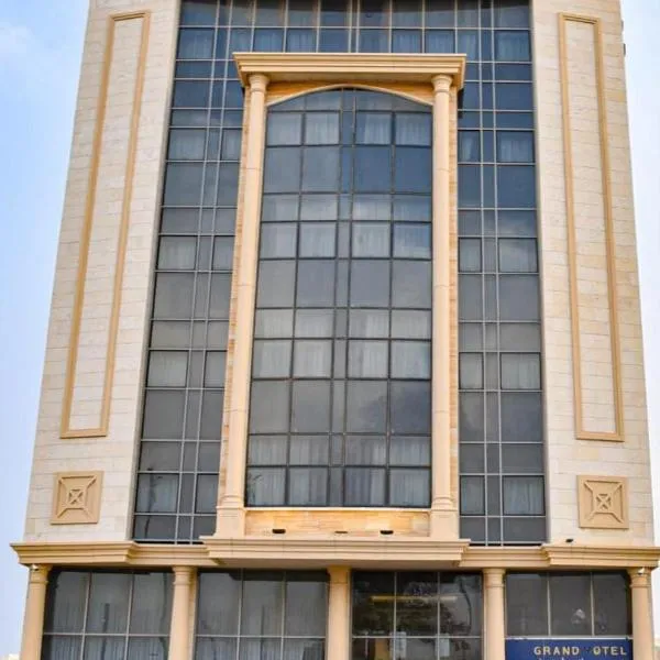 فندق جراند أوتيل للشقق المخدومة Grand Hotel Serviced Apartments, hotel v destinaci Džizán