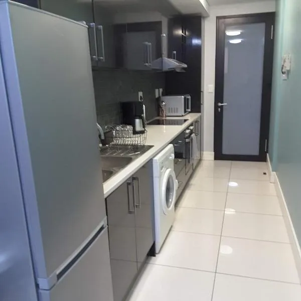 Apartment unit 130 in 77 on Independence complex with city view: Windhoek şehrinde bir otel