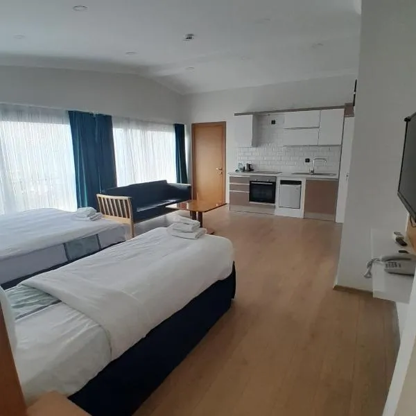Del Puerto Hotel, hotel v destinaci Aliağa