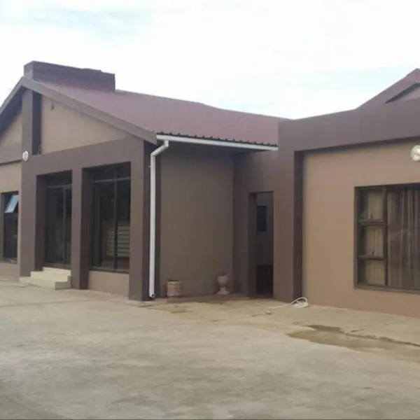 Emangweni Guest House, hotel em Vryheid