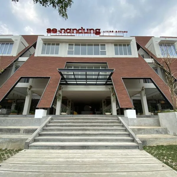 Se.nandung Living and Space, hotel v destinaci Malang