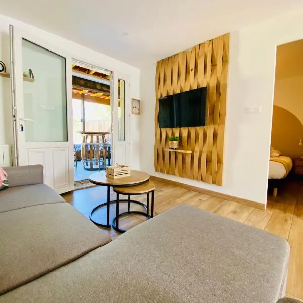 Charmante MAISON Lumineuse, Chaleureuse et confortable, hotel v destinaci Julienne