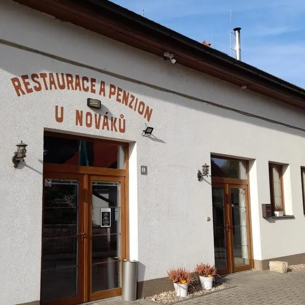 Penzion a restaurace U Nováků, hotel di Hroubovice