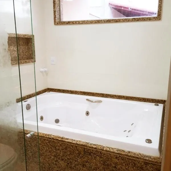 Casa Tartaruga 1 - Luxo com Hidromassagem a 50m do Mar, hotel v destinaci Guriri