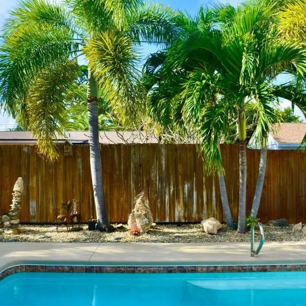 Tropical Island Escape Near Disney, Beach, Cruise, hotel in Merritt Island