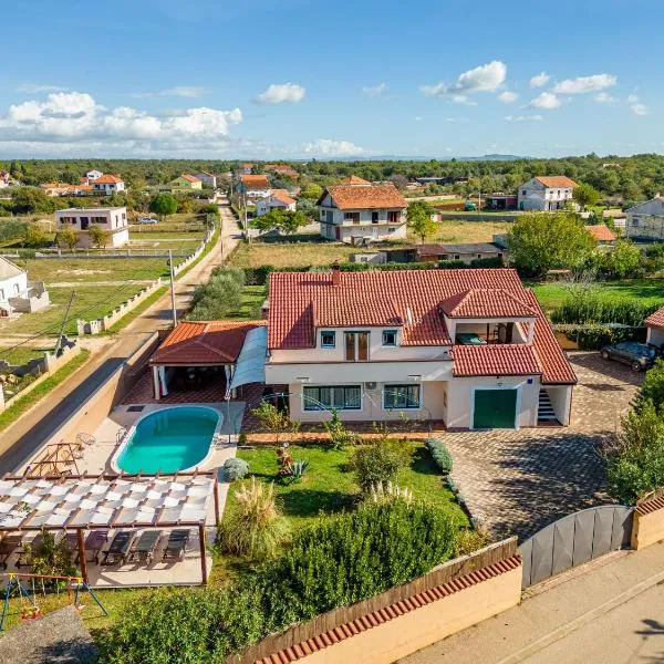Villa Marijana ZadarVillas, хотел в Galovac