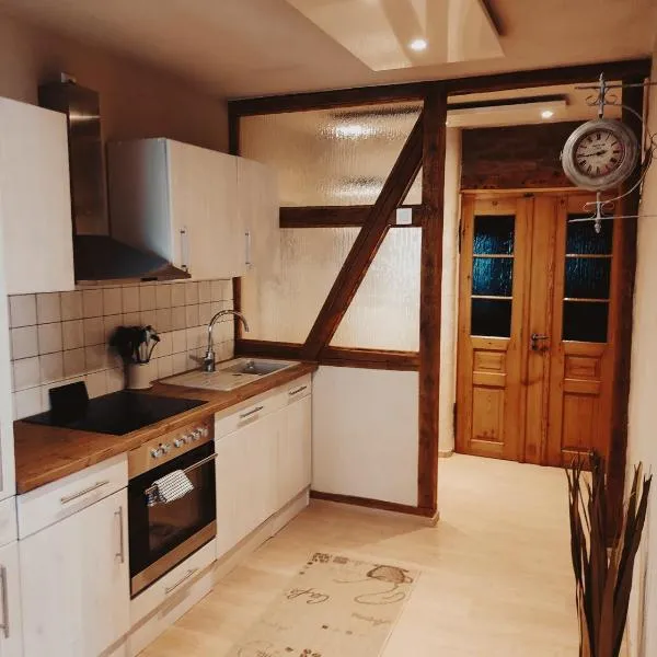 Landhausstil-Familienferienwohnung Florentine, hotel v destinaci Bad Klosterlausnitz