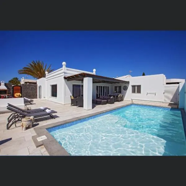 Casa Lucie Luxury 3 Bed detached villa in Los Mojones PDC, hotel v destinaci Tías