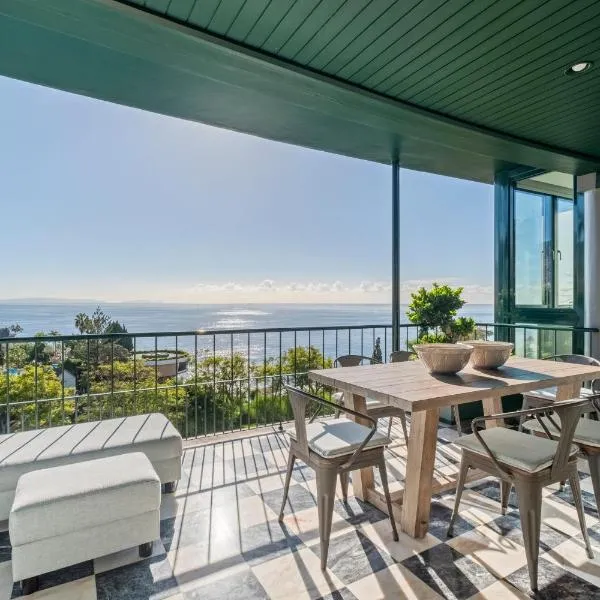 Luxury Oceanfront at Reid's Gardens, hotel i Funchal