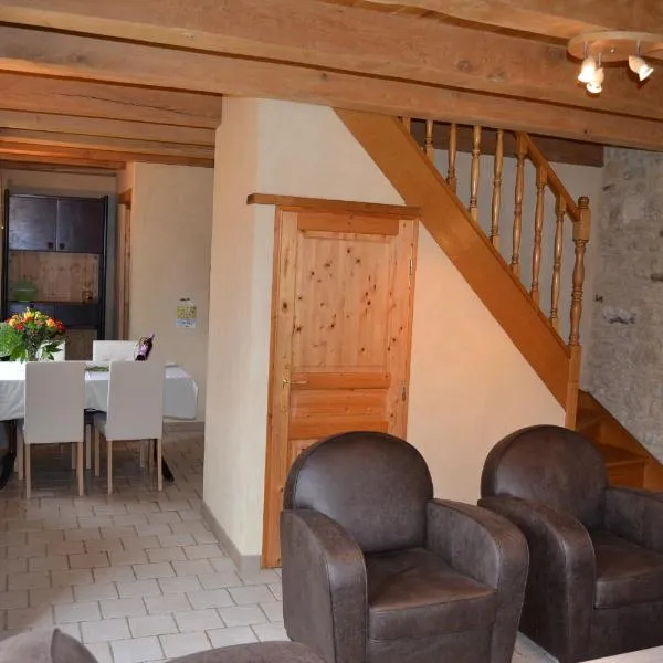 Maison en pierre 4 couchages, hotell i Savignac-de-Miremont