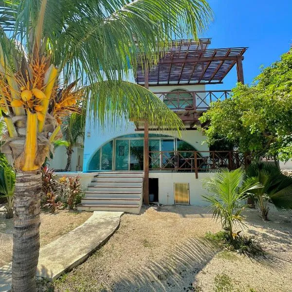 Villas Amanecer by Andiani Travel, hotel in Isla Mujeres