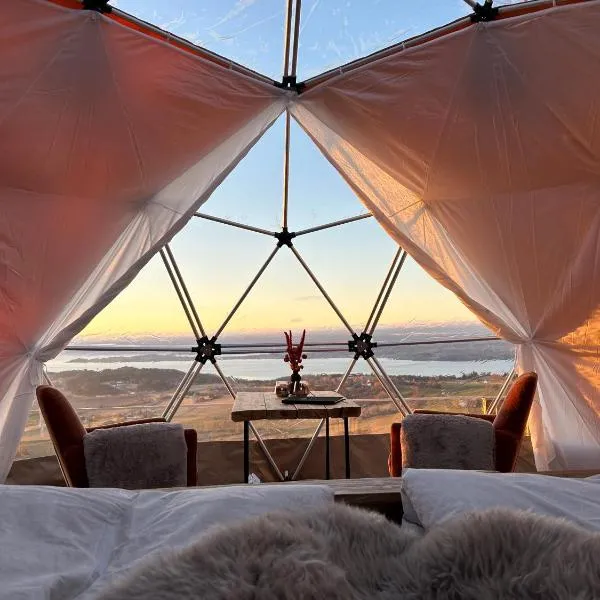 Forbord Dome, hotel a Tilleraune