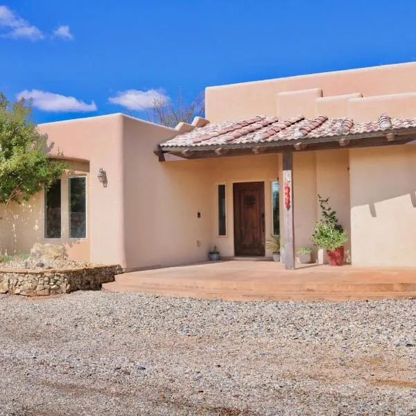Southwestern Comfort Stay 2B, hotel in Las Cruces