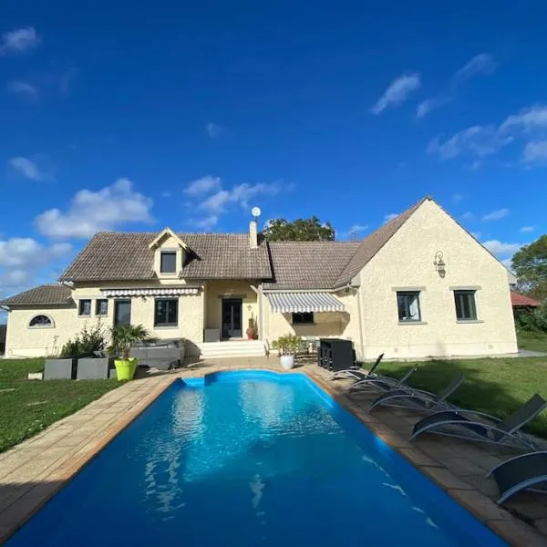 Maison avec piscine, sauna, spa, hotel v destinácii Cepoy