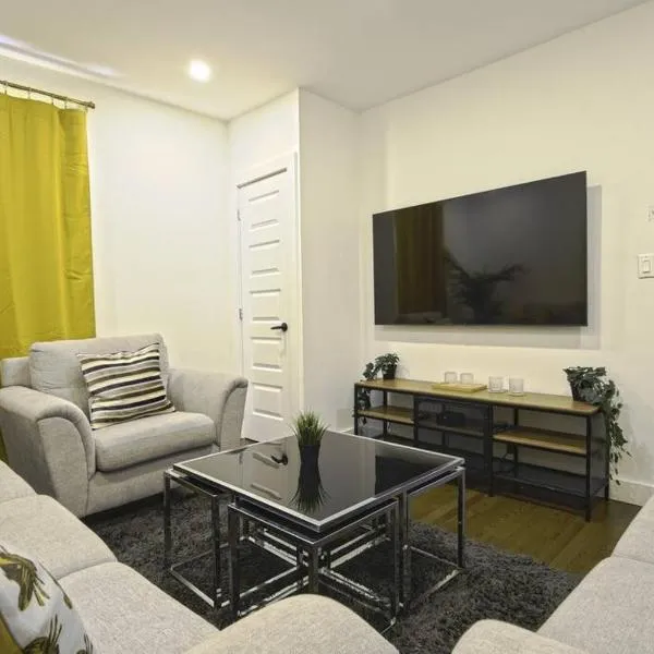 Downtown Prestige: Parking, King Bed, Sleeps 6, hotel v destinaci Sherbrooke